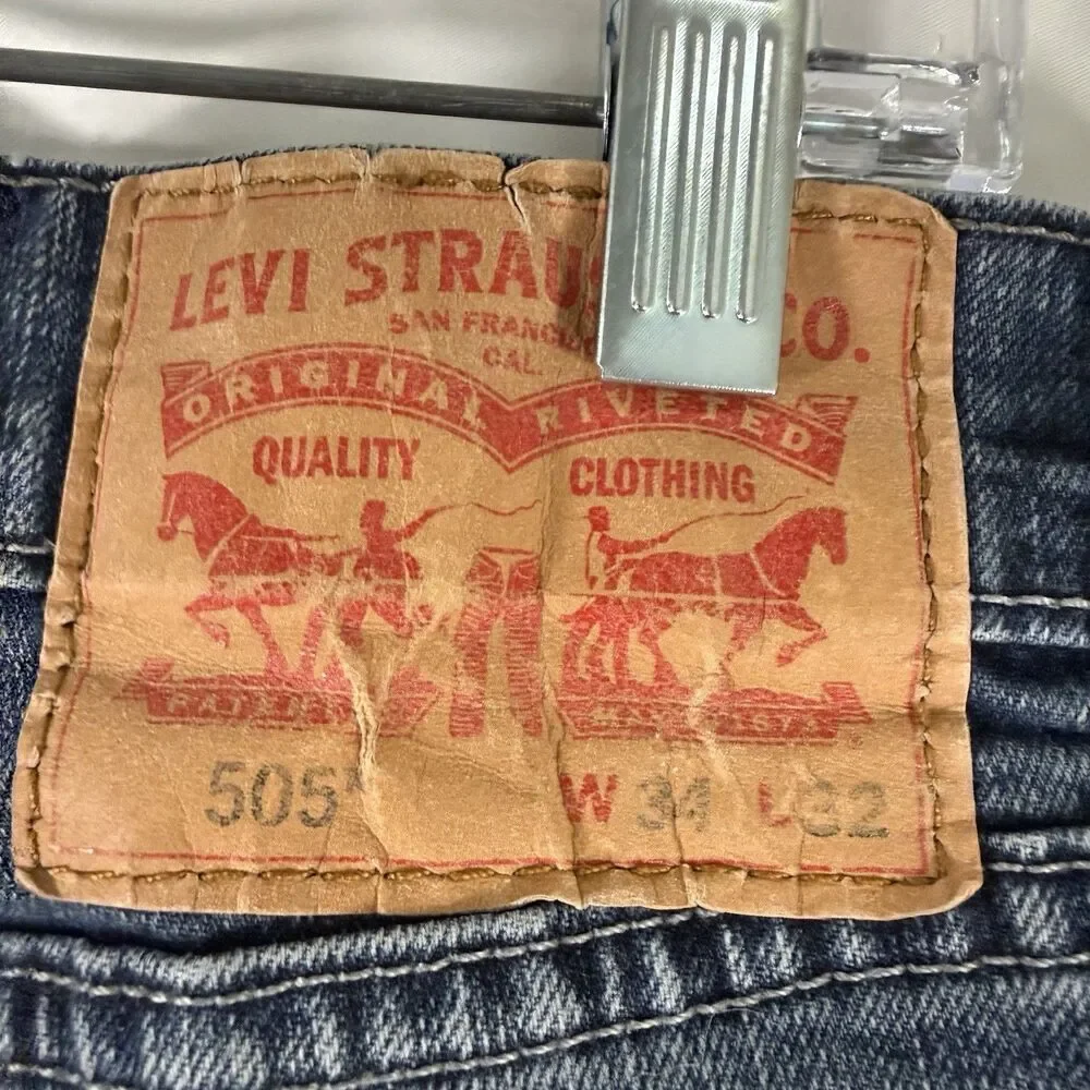 Levi's 505 Jeans Men's 34x32 Medium Wash Denim Straight Leg Flat Front Pockets